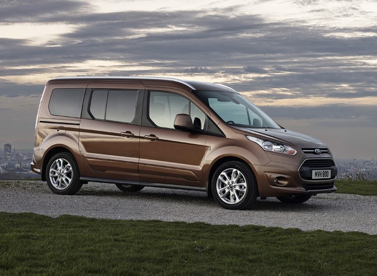 Ford Grand Tourneo Connect Review (2022) | Parkers